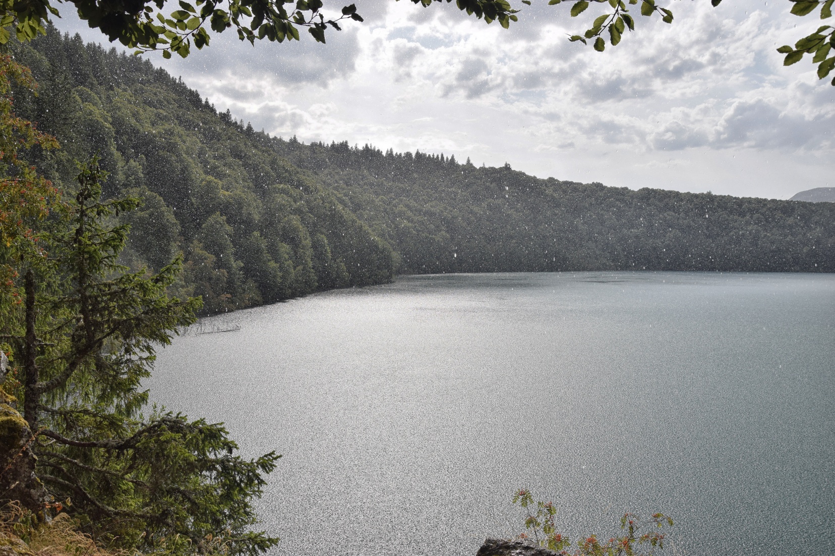 Lacs volcaniques dans le Puy-de-Dôme